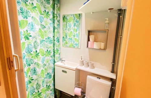 Issy-les-Moulineaux Apartment | Cozy 1-bedroom apartment with WiFi, AC in charming Issy-les-Moulineaux