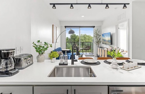 Kingfield Apartment | Cozy 1 Bedroom, 1 Bath Getaway with Balcony in Kingfield
