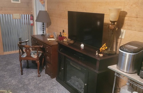 Hendersonville Apartment | Cozy 1-bedroom apartment with AC, WiFi in charming Hendersonville