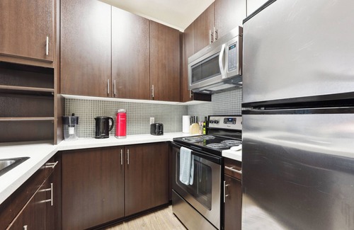 Marina del Rey Apartment | Cozy 1-bedroom apartment in fabulous Marina del Rey with pool, free parking