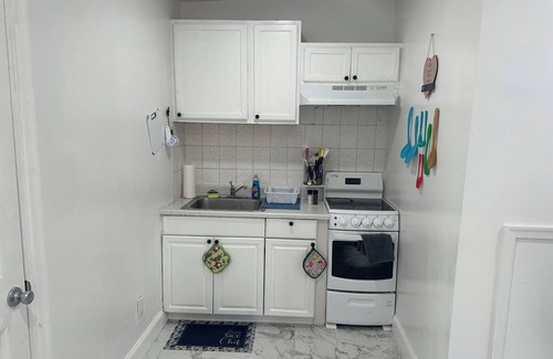 Spruce Hill Apartment | Cozy 1-bedroom apartment with WiFi, AC in pleasant Philadelphia