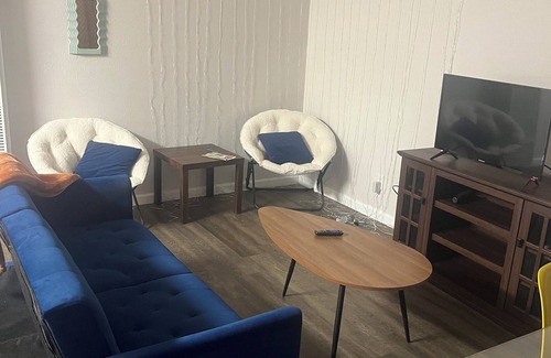 Silver Hill Apartment | Cozy 1-bedroom apartment in central Albuquerque