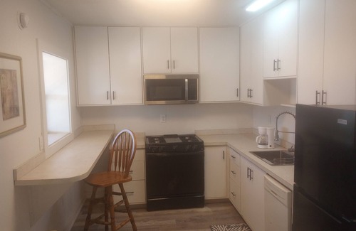 Cedar Grove Apartment | Cozy 1-bedroom apartment in fantastic Cedar Grove with AC, WiFi full kitchen