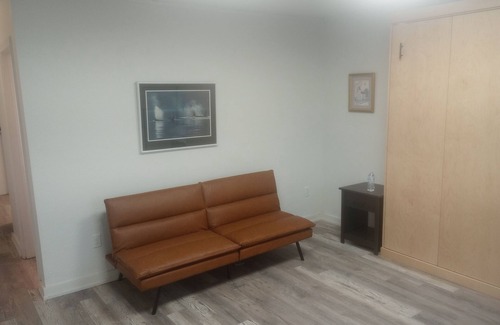 Cedar Grove Apartment | Cozy 1-bedroom apartment in fantastic Cedar Grove with AC, WiFi full kitchen