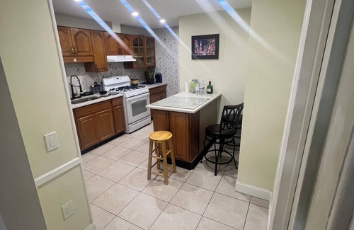 Jersey City Apartment | Cozy 1-bedroom apartment with WiFi, AC in welcoming North Bergen