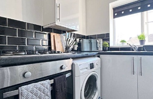 St Helens Apartment | Cozy 1-bedroom apartment with AC, WiFi in delightful St Helens