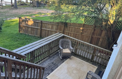Leesville Apartment | Cozy 1-bedroom apartment in nice Leesville with AC Lake access/view