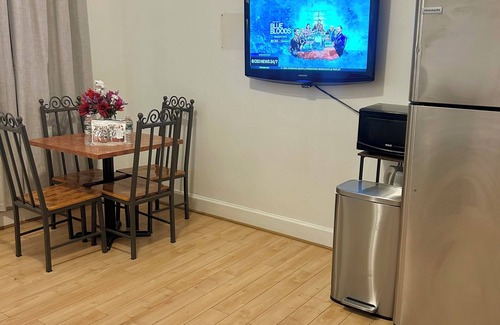 Queens Apartment | Cozy 1-Bedroom Apartment Near Williamsburg Brooklyn