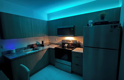 Hialeah Apartment | Cozy 1-bedroom apartment in awesome Hialeah with AC