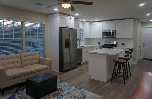 Northside Apartment | Cozy 1-Bedroom Apartment near downtown: Your Perfect Houston Getaway!