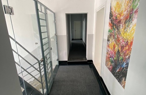 Tirana Apartment | Cozy 1-bedroom apartment with WiFi, AC in welcoming Tiranë