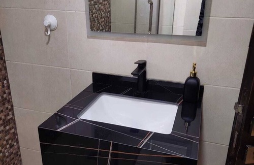 Amman Apartment | Cozy 1-bedroom apartment in charming Amman near Cozmo with WiFi, AC