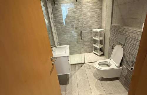 Al Abdali Apartment | Cozy 1-bedroom apartment in charming Abdali Amman. Gym/pool/abdali mall/