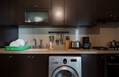 Beirut Apartment | Cozy 1-bedroom apartment with AC and WiFi in terrific Bayrut