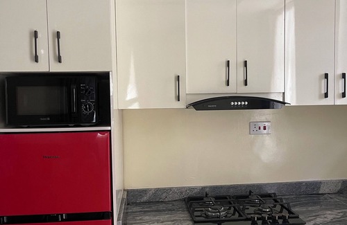 Surulere Apartment | Cozy 1-bedroom apartment in Lagos with WiFi, fitness room