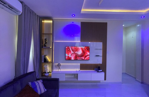 Surulere Apartment | Cozy 1-bedroom apartment in Lagos with WiFi, fitness room