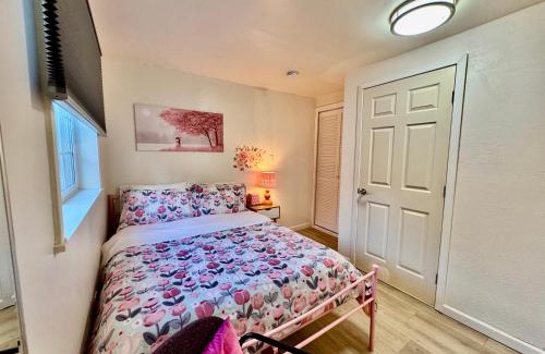 Rainier Valley Apartment | Cozy 1 Bedroom Apartment 10 minutes to SeaTac Airport
