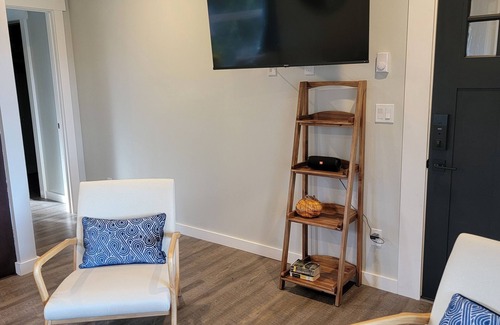 North End Apartment | Cozy 1-bedroom apartment in historic stadium district of Tacoma with WiFi, AC