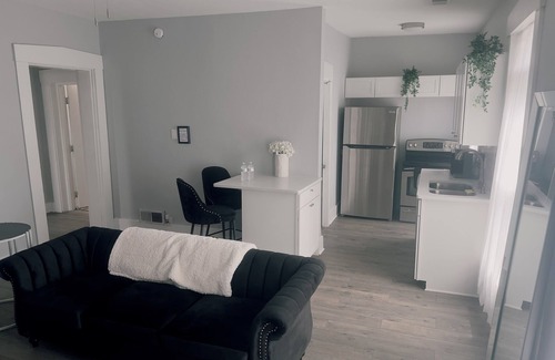 Georgetown Apartment | Cozy 1-bedroom apt in Victorian Era House minutes walking to Downtown Lexington