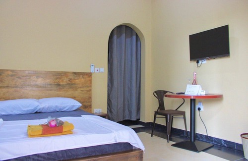 Accra Bed & Breakfast | Cozy 1-bedroom B&B with WiFi and AC in charming Accra.
