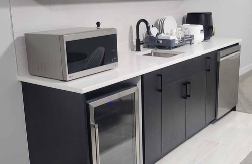 Southwest Calgary House | Cozy 1 bedroom basement suite in Southwest Calgary