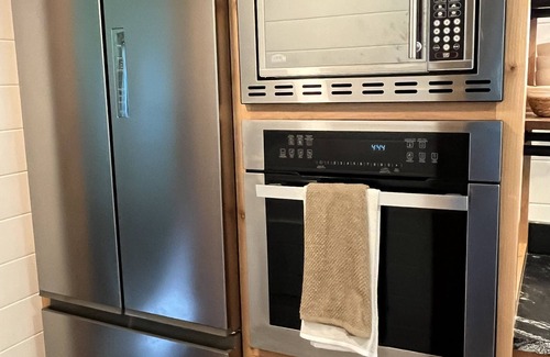 Vilas Cabin | Cozy 1 bedroom cabin with loft in Vilas. 5 miles from ASU. Slopes nearby