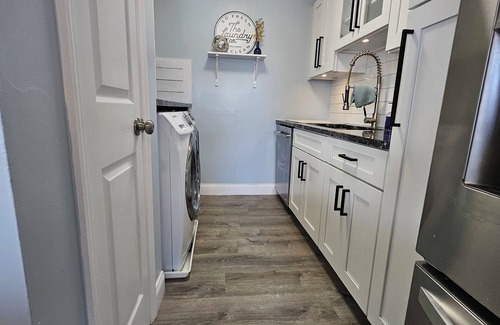 Coquina Key Condo | Cozy 1-bedroom condo in delightful St. Petersburg, quiet gated community.
