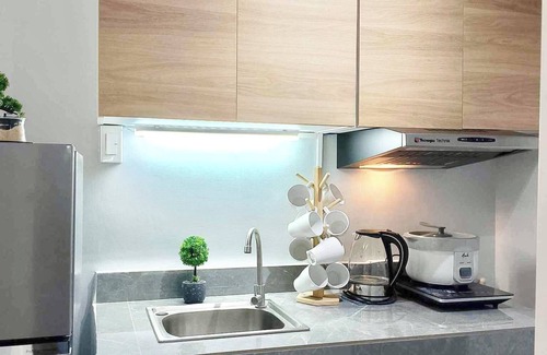 Diliman Condo | Cozy 1-bedroom condo with Skyline View WiFi in nice Quezon City