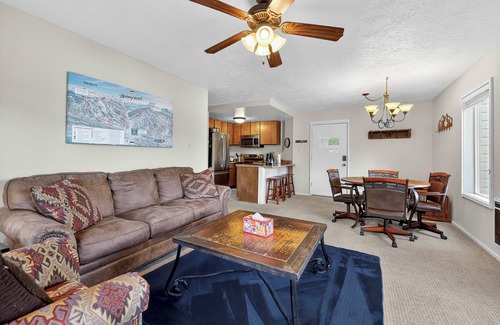 Brian Head Condo | Cozy 1-bedroom condo in Brian Head - right next to the Giant Steps lift!