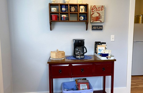 Lincolnville House | Cozy 1 bedroom cottage on Lincolnville Beach