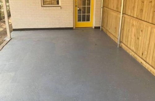 Central Arlington House | Cozy 1 Bedroom Duplex- centrally located!