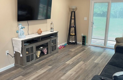Circleville Apartment | Cozy 1-bedroom home in Circleville with AC, Walking distance Hargus Lake.