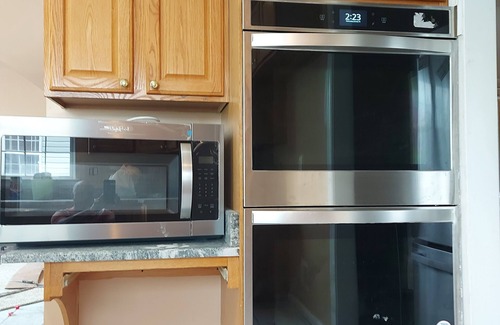Bowie House | Cozy 1-bedroom house in wonderful Bowie with WiFi, fitness room, and close to DC