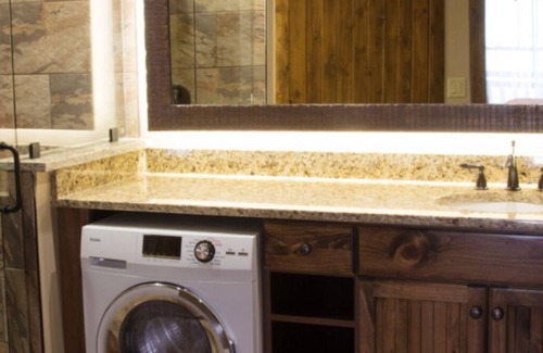 Gatlinburg Resort | Cozy 1-bedroom Resort villa with Family-Friendly Activities onsite