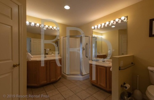 Branson Resort | Cozy 1-bedroom resort with AC, WiFi in fantastic Branson, the Falls Village