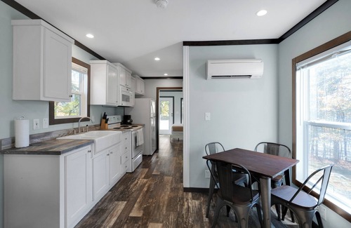 Jamestown Cabin | Cozy 1-Bedroom Tiny Home 1/2 Mile from Marina and Boat Ramp #405!