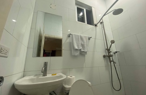 Saint Andrew Apartment | Cozy 1-bedroom with WiFi and AC in charming Kingston
