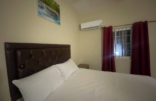 Saint Andrew Apartment | Cozy 1-bedroom with WiFi and AC in charming Kingston