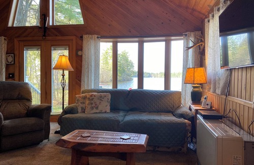 Standish Cottage | Cozy 1 BR, 1 Loft. 1 Bath Cottage 50’ from Lake