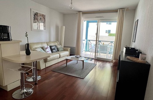 Cambo-les-Bains Apartment | Cozy 1-BR Apartment with Pool near Thermal Baths in Cambo Les Bains, Ideal for 2