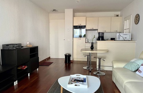 Cambo-les-Bains Apartment | Cozy 1-BR Apartment with Pool near Thermal Baths in Cambo Les Bains, Ideal for 2