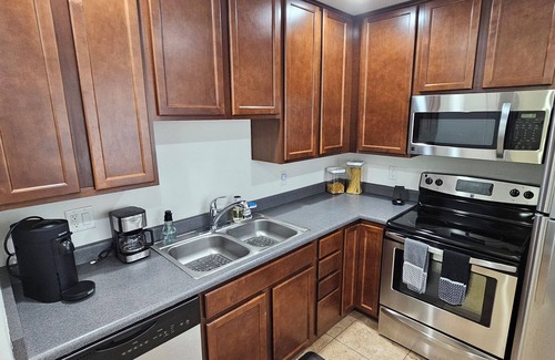 South Scottsdale Condo | Cozy 1-BR condo with AC, pool, fitness room in Scottsdale