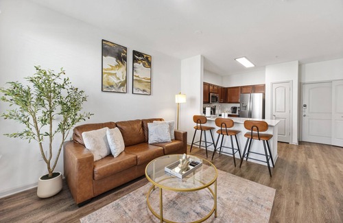 Frisco Apartment | Cozy 1-BR Haven w/King Bed, Sofa Bed, Pool, Gym in Prime Frisco