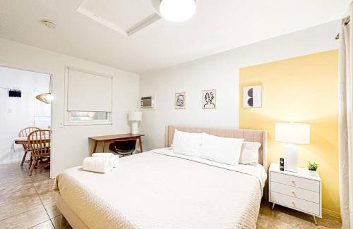 Sawtelle House | Cozy 1-BR Poolside Getaway in West LA - LOU2 - WW