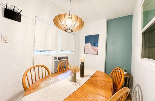Sawtelle House | Cozy 1-BR Poolside Getaway in West LA - LOU2 - WW