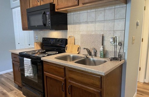 Village of Four Seasons Condo | Cozy 1-bedroom condo in charming Village of Four Seasons with WiFi, fitness room