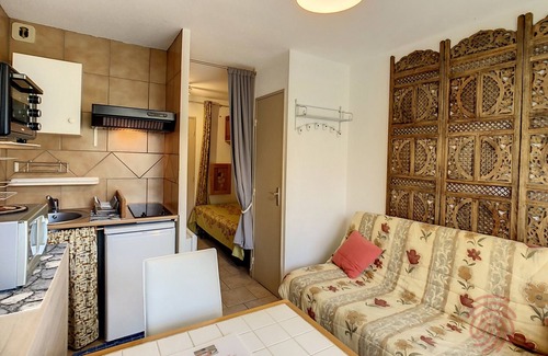 Lamalou-les-Bains Apartment | Cozy 17m² Ground Floor Studio with Creek View, Close to Lamalou-les-Bains Center and Thermal Baths