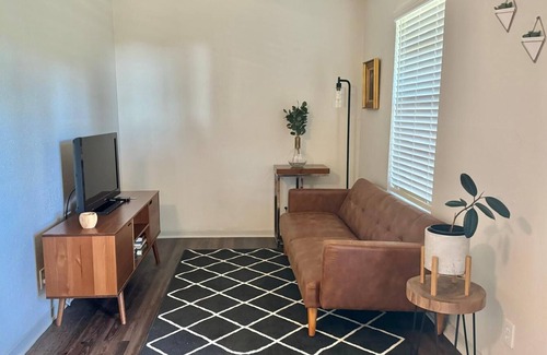Medical Center District Condo | Cozy 1bedroom condo in Medical Area with WiFi, AC
