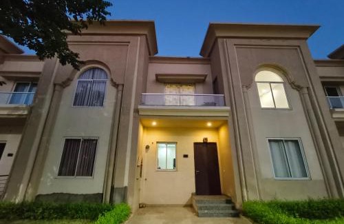 Sanganer House | Cozy 1BHK Retreat With Kitchen & Living Room