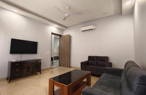 Sanganer House | Cozy 1BHK Retreat With Kitchen & Living Room
